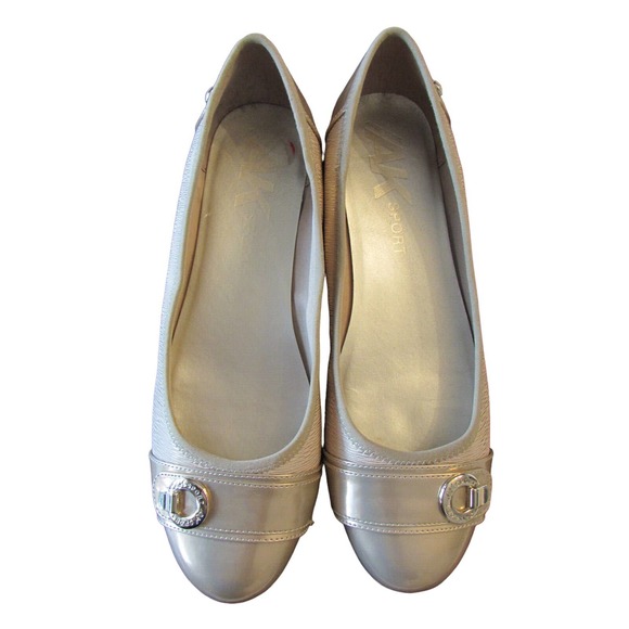 Anne Klein Sport Flats Size 6M Preowned Excellent Condition - Picture 1 of 9